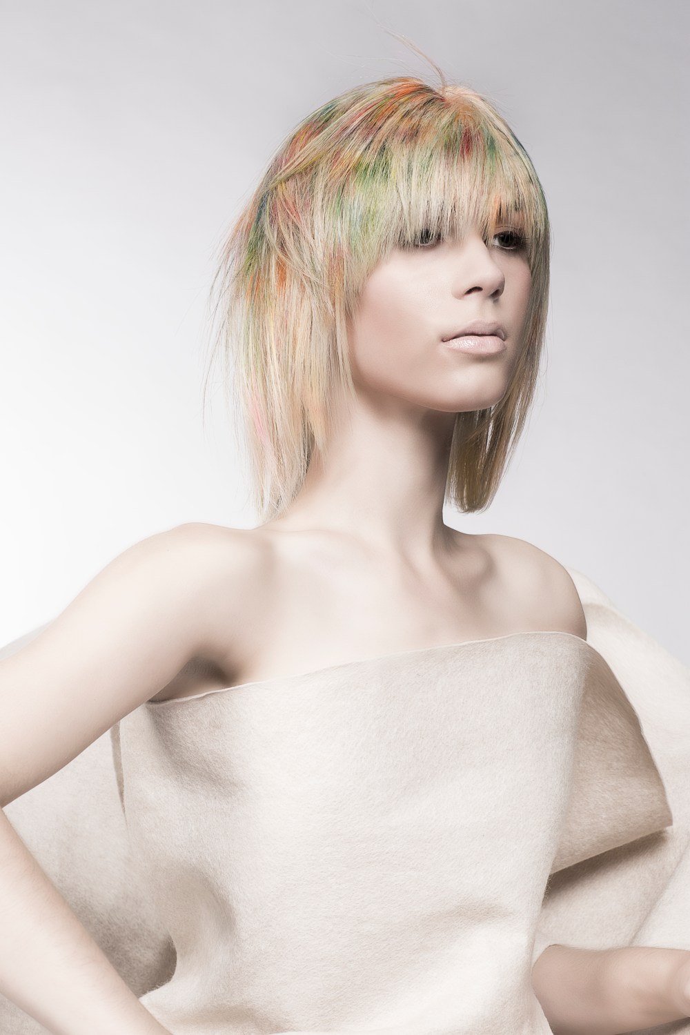 009_AMANDA_Reverie_side_multi_look1